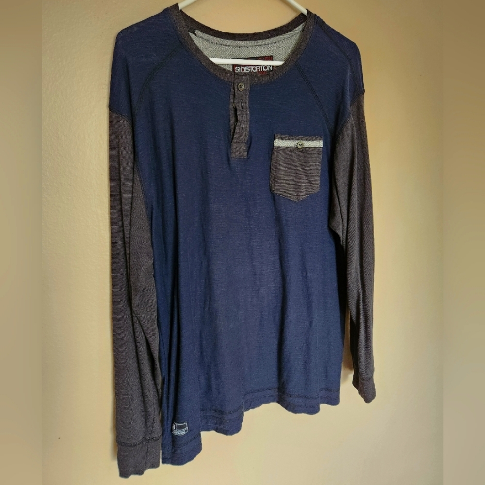 Long sleeve t-shirt
